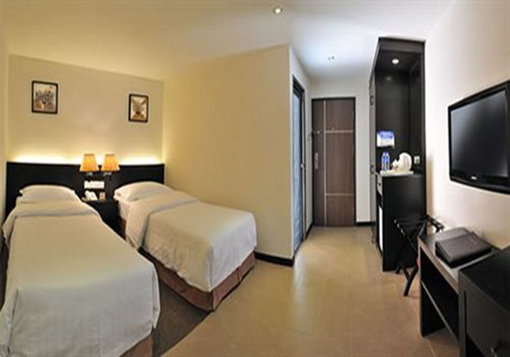 בוקיט מרטג'אם E-Red Hotel Bandar Perda מראה חיצוני תמונה